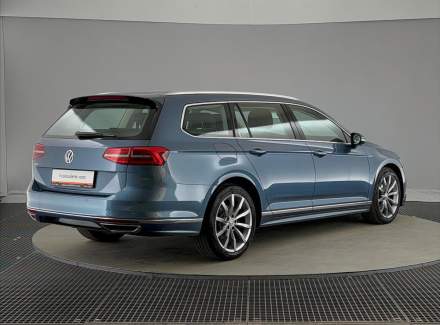 Volkswagen - Passat