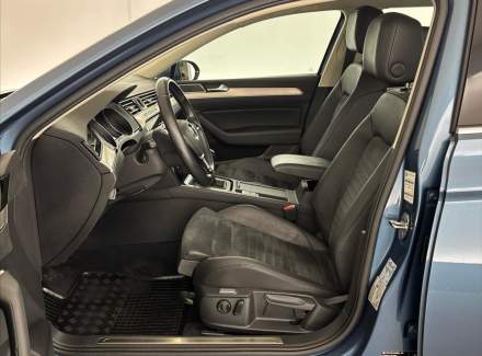 Volkswagen - Passat