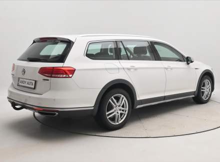 Volkswagen - Passat