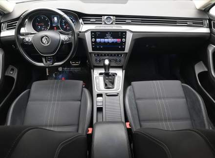 Volkswagen - Passat