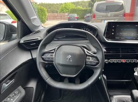 Peugeot - 208