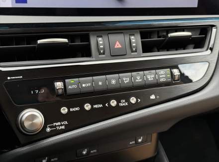 Lexus - ES