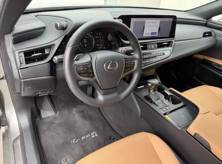 Lexus - ES