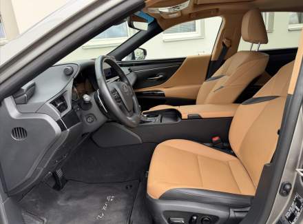 Lexus - ES