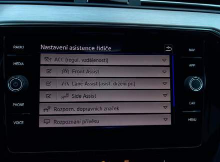 Volkswagen - Passat