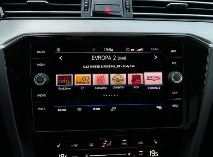 Volkswagen - Passat