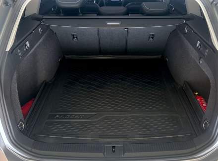 Volkswagen - Passat