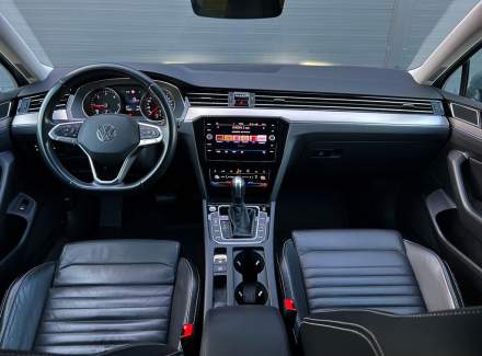 Volkswagen - Passat