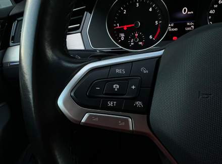 Volkswagen - Passat