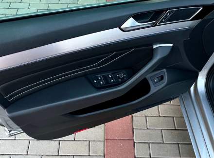 Volkswagen - Passat
