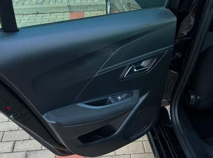 Peugeot - 208