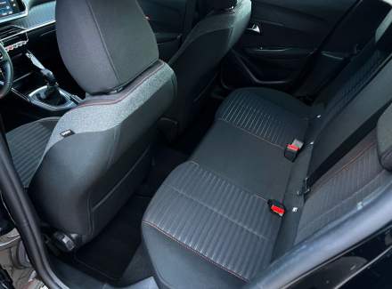 Peugeot - 208