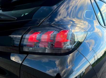 Peugeot - 208