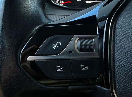 Peugeot - 208