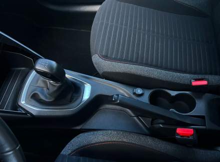 Peugeot - 208