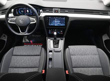 Volkswagen - Passat