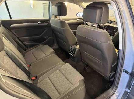Volkswagen - Passat