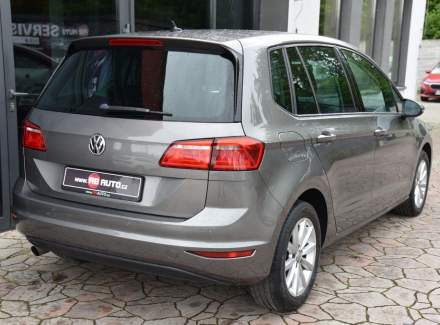 Volkswagen - Golf