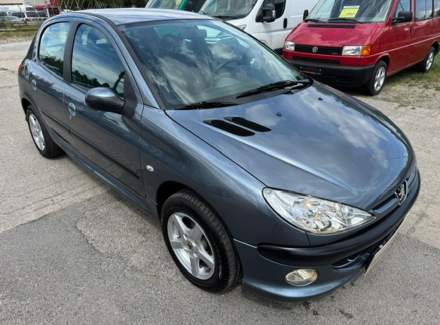 Peugeot - 206