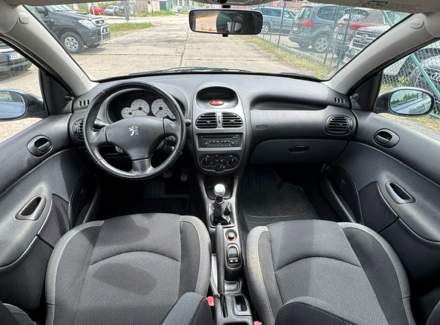 Peugeot - 206