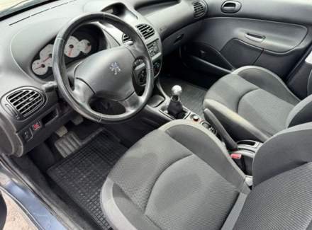 Peugeot - 206