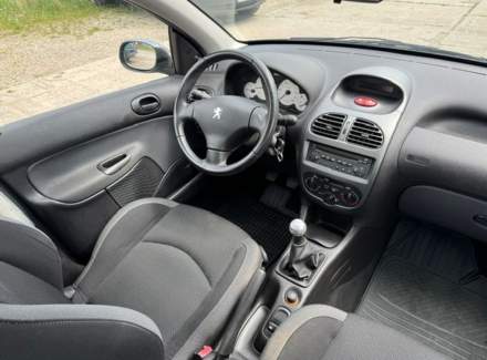 Peugeot - 206