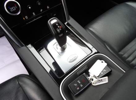 Land Rover - Discovery Sport