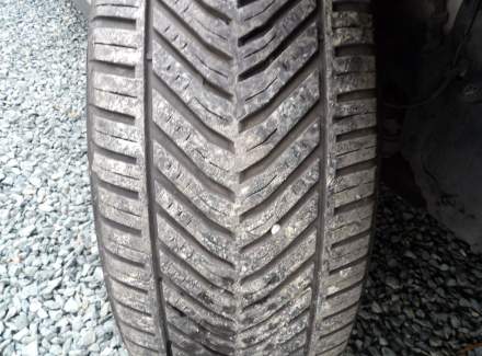 Land Rover - Discovery Sport