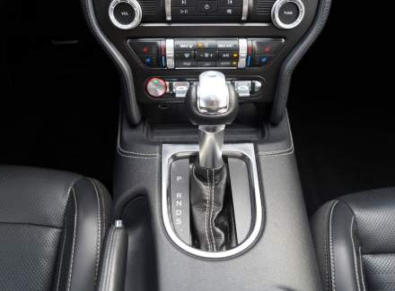 Ford - Mustang