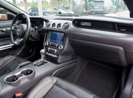 Ford - Mustang