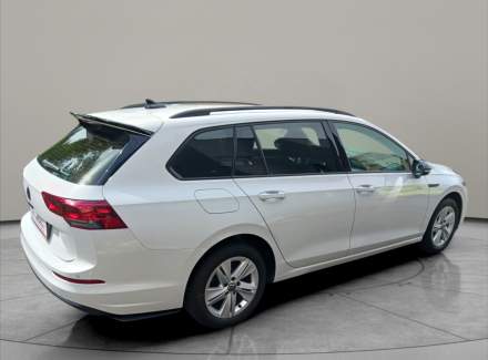 Volkswagen - Golf