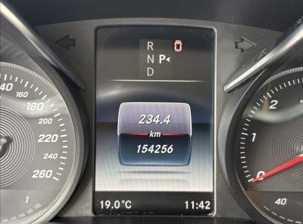 Mercedes-Benz - V-class