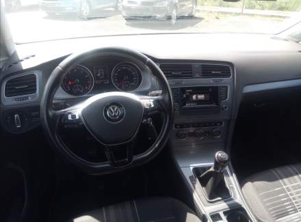 Volkswagen - Golf