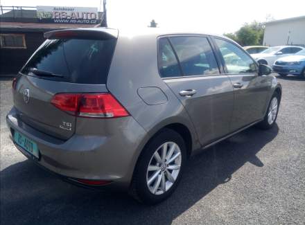 Volkswagen - Golf