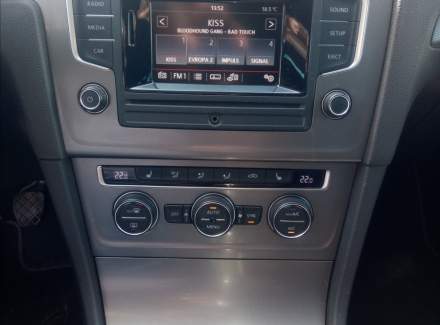 Volkswagen - Golf