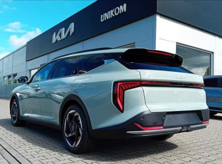 Kia - K4
