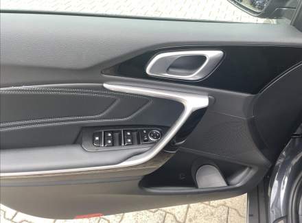 Kia - XCeed