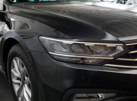 Volkswagen - Passat