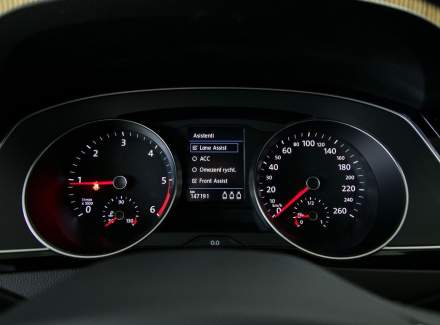Volkswagen - Passat