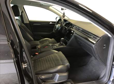 Volkswagen - Passat