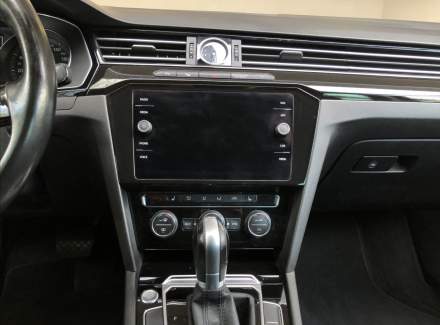 Volkswagen - Passat