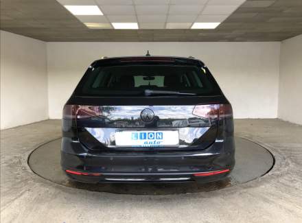 Volkswagen - Passat