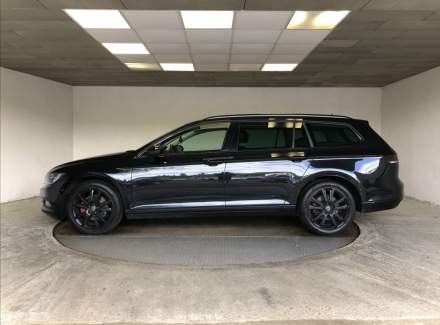 Volkswagen - Passat