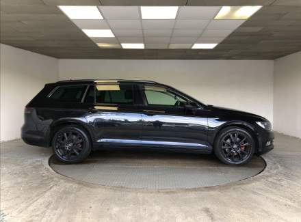 Volkswagen - Passat