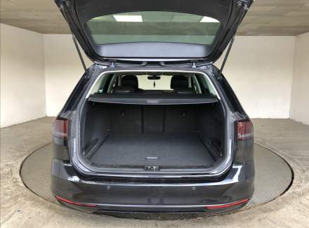 Volkswagen - Passat
