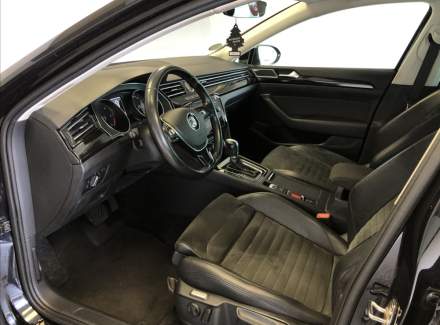 Volkswagen - Passat
