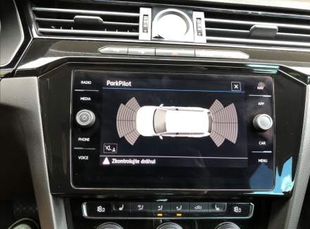 Volkswagen - Passat
