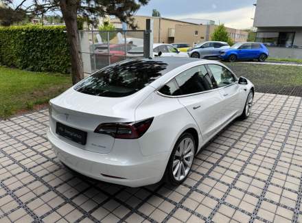 Tesla - Model 3