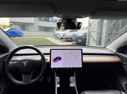 Tesla - Model 3