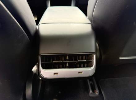 Tesla - Model 3